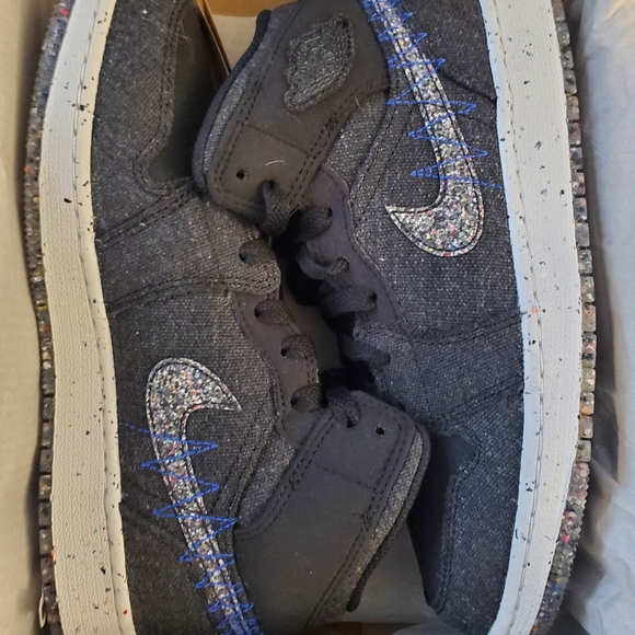 jordan 1 mid crater black